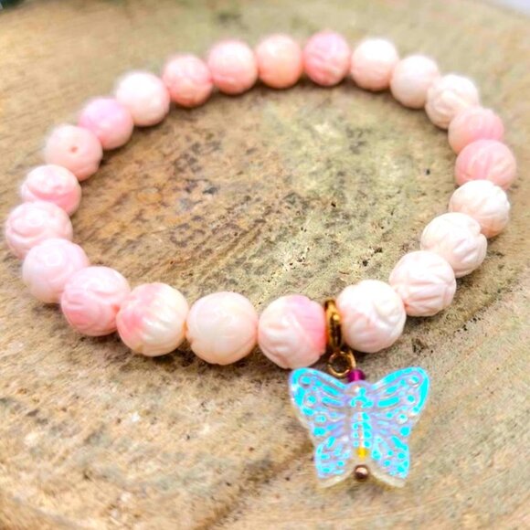 Nature Queen Pink Conch Lotus Carving Bead Butterfly Charm Bracelet - Picture 3 of 10